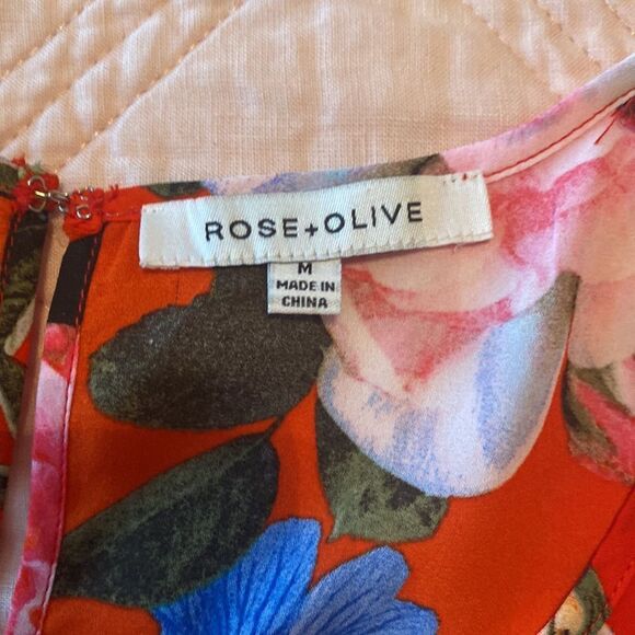 ❤️EUC Rose & Olive Cold Shoulder Top Size Medium❤️ - Picture 5 of 7